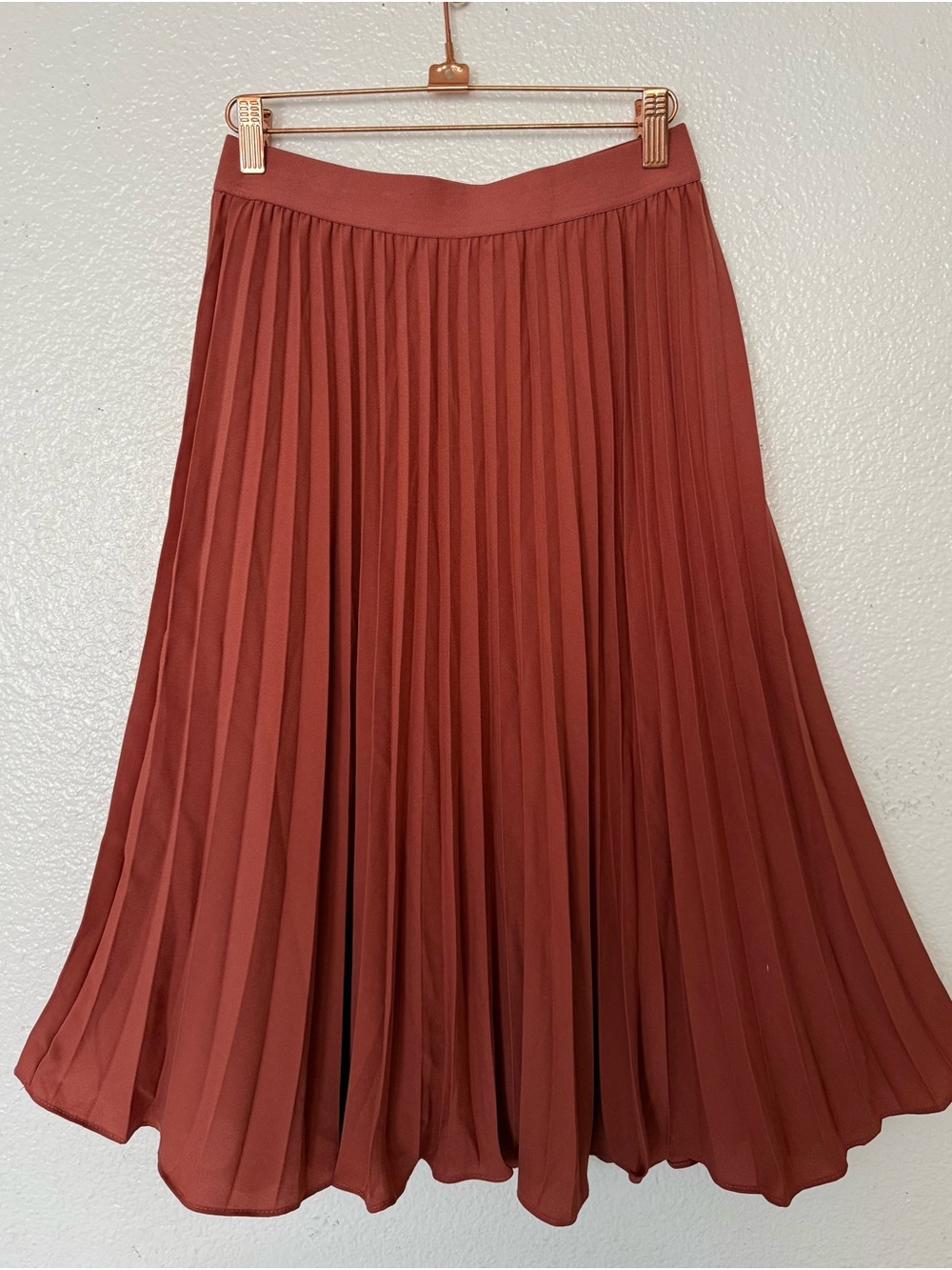 Women’s Pleated Midi Skirt in Burnt Orange
